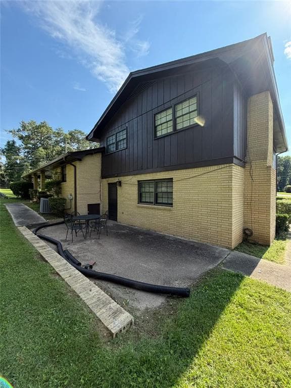 5 bedroom, 3 bathroom, 2,612 sq ft single family residence for sale at 4678 Tara Woods Drive, Ellenwood, GA 30294 — photo 5