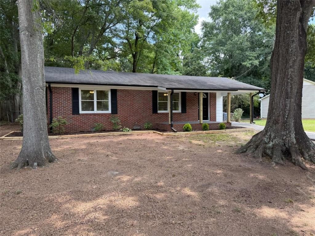 2 bedroom, 1 bathroom, 1,056 sq ft home for sale at 135 Martha Street, Winder, GA