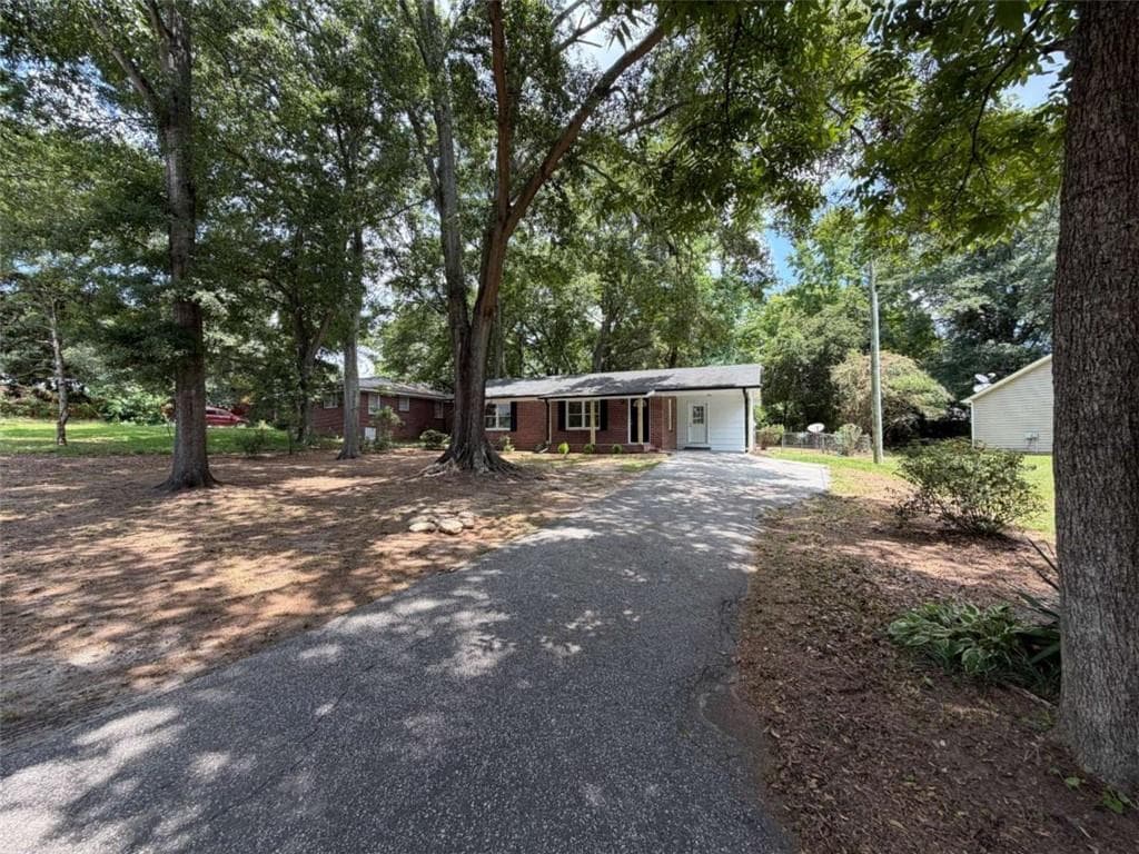 2 bedroom, 1 bathroom, 1,056 sq ft single family residence for sale at 135 Martha Street, Winder, GA 30680 — photo 4
