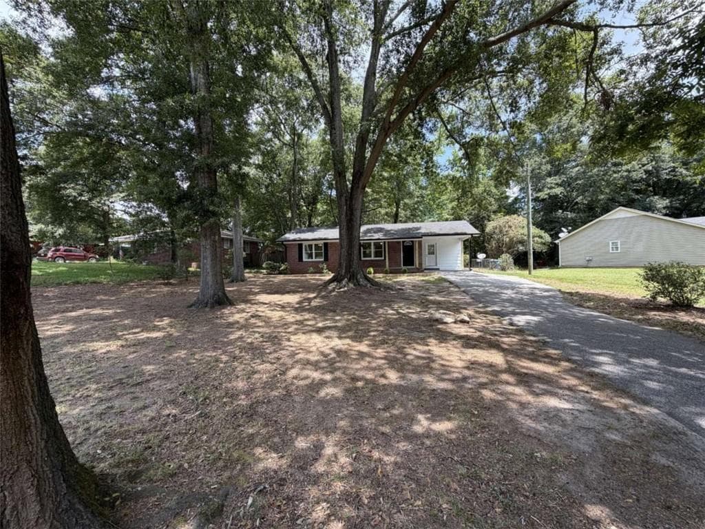 2 bedroom, 1 bathroom, 1,056 sq ft single family residence for sale at 135 Martha Street, Winder, GA 30680 — photo 6