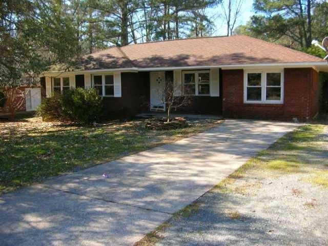 4 bedroom, 1 bathroom, 1,307 sq ft single family residence for sale at 2226 Lynn Drive, Marietta, GA 30060 — photo 1 of 2
