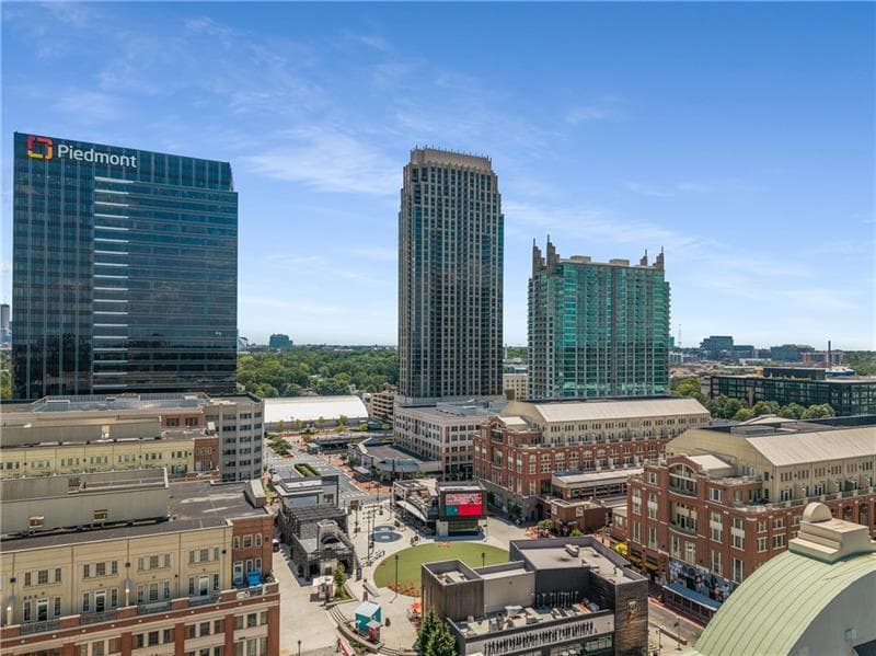 3 bedroom, 3 bathroom, 2,135 sq ft condominium for sale at 270 17th Street 2508, Atlanta, GA 30363 — photo 3