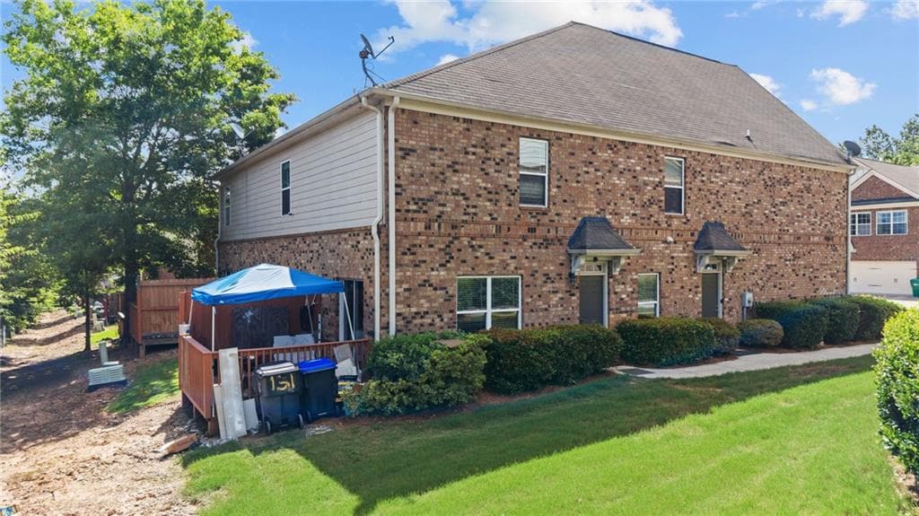 3 bedroom, 3 bathroom, 1,650 sq ft townhouse for sale at 805 Pleasant Hill Road 131, Lilburn, GA 30047 — photo 2
