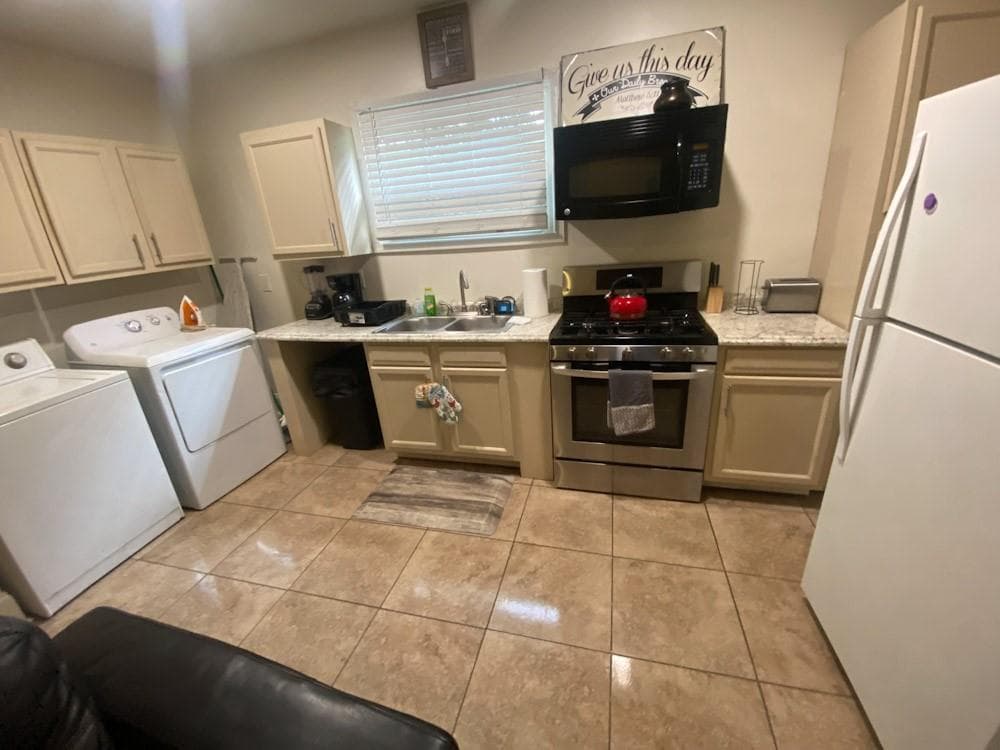 other for sale at 1711 Ralph David Abernathy Boulevard, Atlanta, GA 30310 — photo 2