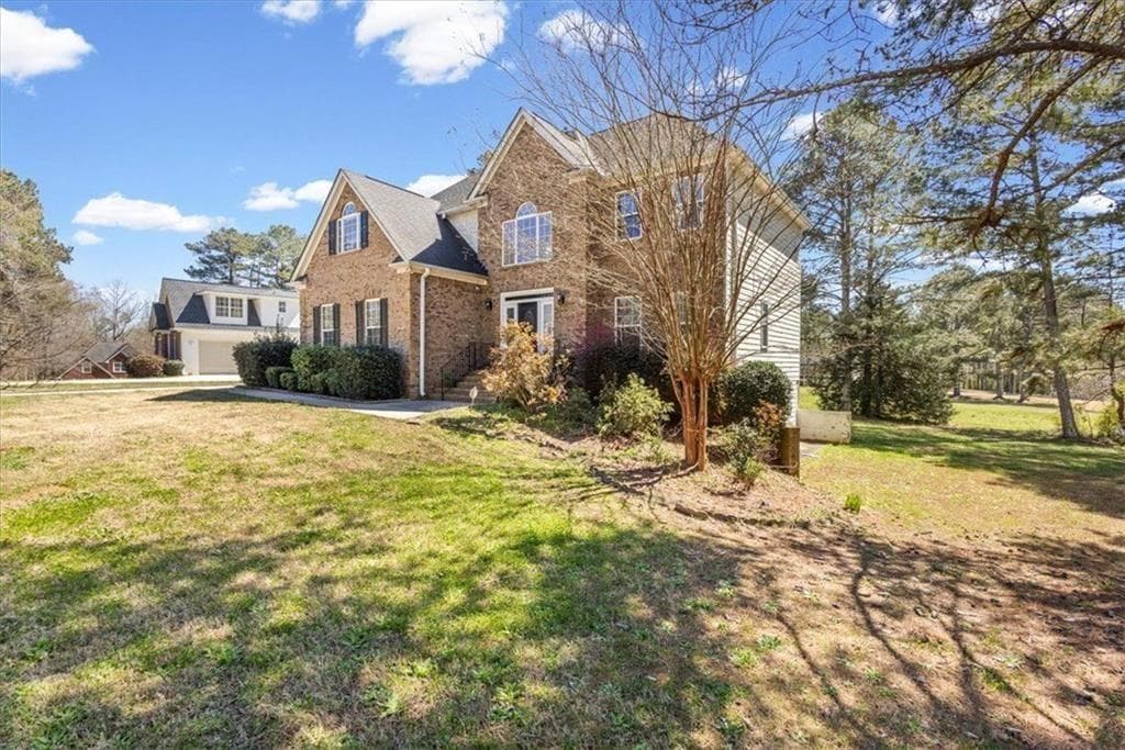 5 bedroom, 4 bathroom, 3,628 sq ft single family residence under contract at 405 Branch Forest Way, Stockbridge, GA 30281 — photo 5