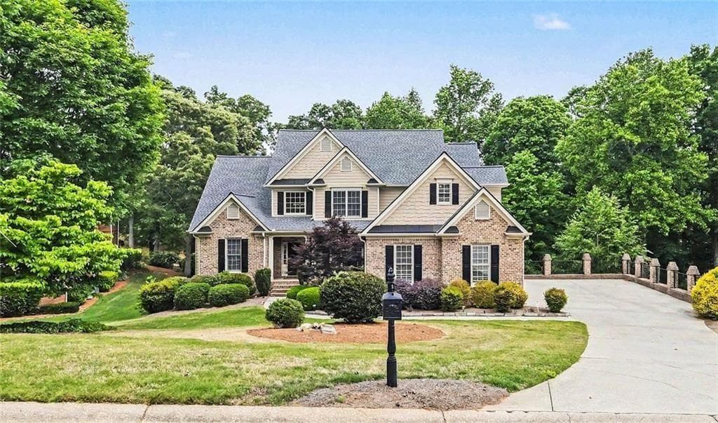 6 bedroom, 5 bathroom, 4,336 sq ft single family residence for sale at 4621 Chartwell Chase Court, Flowery Branch, GA 30542 — photo 3