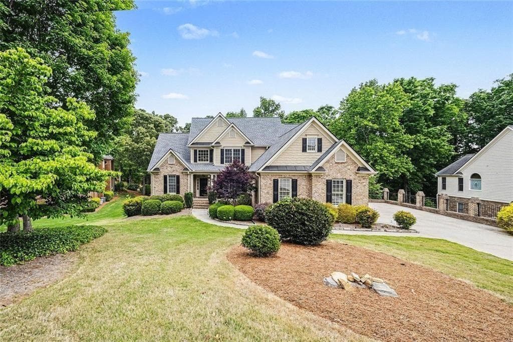 6 bedroom, 5 bathroom, 4,336 sq ft single family residence for sale at 4621 Chartwell Chase Court, Flowery Branch, GA 30542 — photo 4