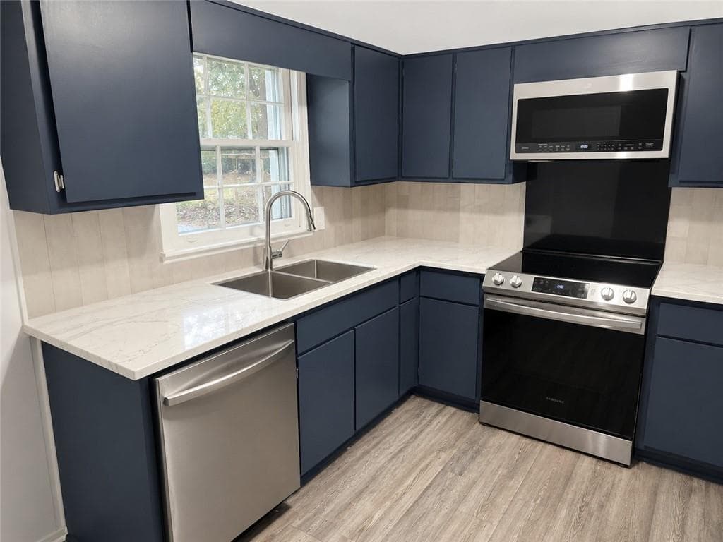 3 bedroom, 3 bathroom, 1,488 sq ft single family residence for sale at 2119 Hilton Drive, Decatur, GA 30035 — photo 2