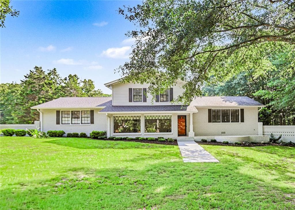 4 bedroom, 4 bathroom, 3,200 sq ft single family residence for sale at 235 Minish Lake Road, Commerce, GA 30530 — photo 4