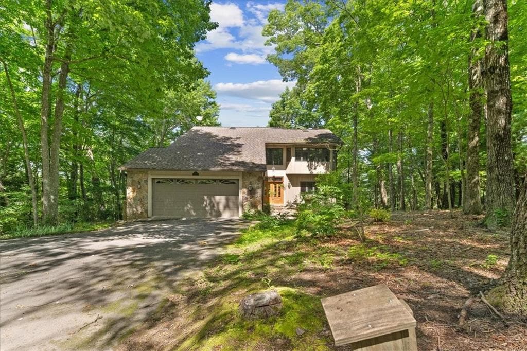 4 bedroom, 3 bathroom, 4,400 sq ft single family residence for sale at 576 Apache Trail, Chatsworth, GA 30705