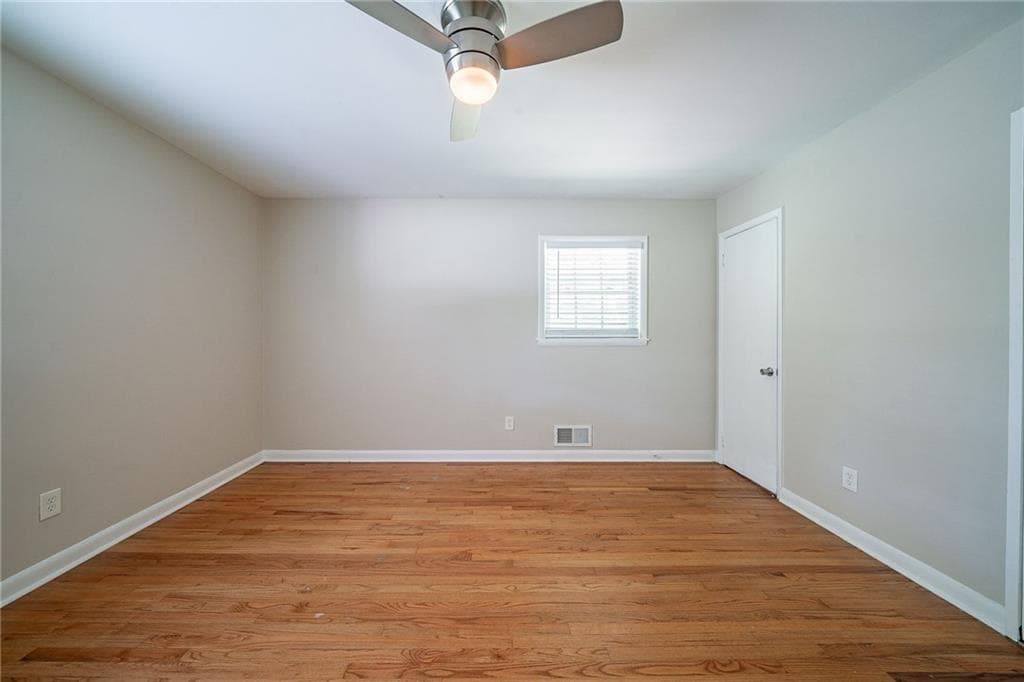3 bedroom, 2 bathroom, 1,273 sq ft single family residence for sale at 1518 Pine Glen Circle, Decatur, GA 30035 — photo 8