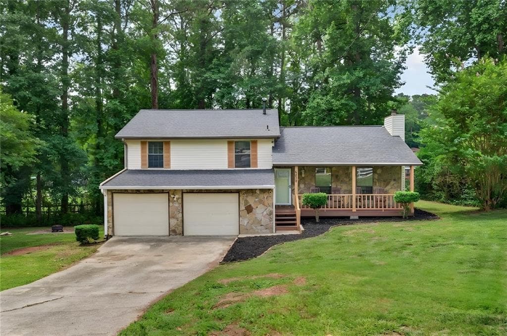 3 bedroom, 3 bathroom, 1,832 sq ft single family residence sold at 6439 Briarwood Court, Riverdale, GA 30296