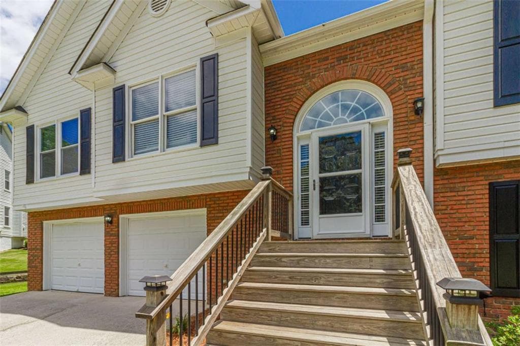 4 bedroom, 3 bathroom, 2,188 sq ft single family residence for sale at 3955 Hamilton View Way, Dacula, GA 30019 — photo 2