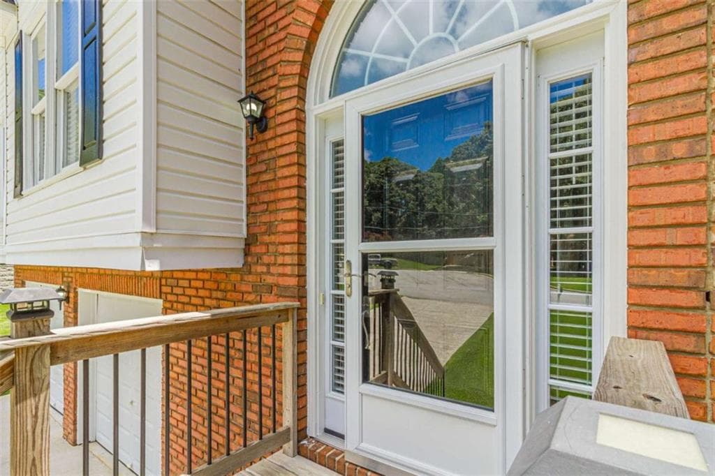 4 bedroom, 3 bathroom, 2,188 sq ft single family residence for sale at 3955 Hamilton View Way, Dacula, GA 30019 — photo 3