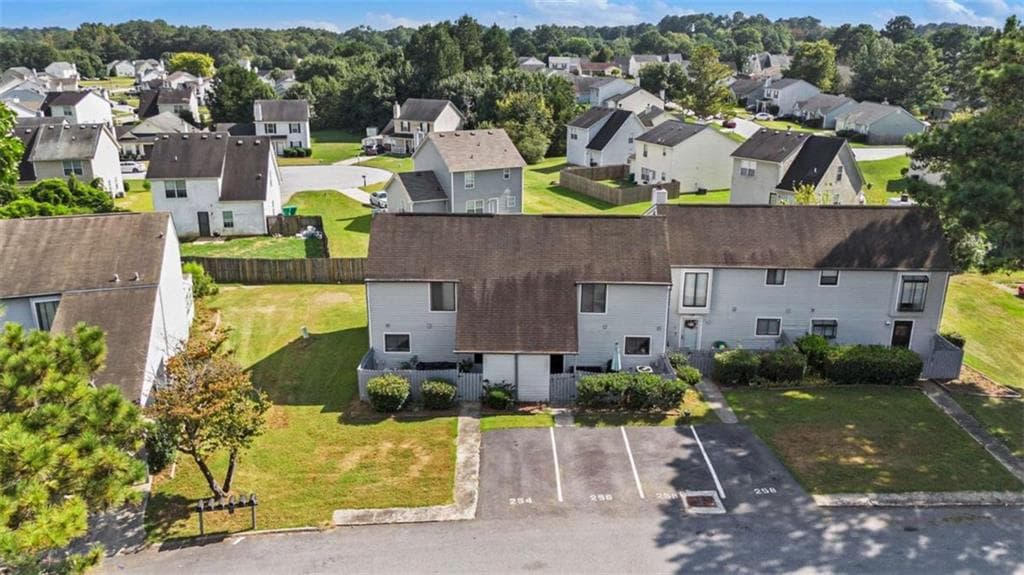 3 bedroom, 3 bathroom, 1,392 sq ft condominium for sale at 254 Country Club Drive, Jonesboro, GA 30238 — photo 2