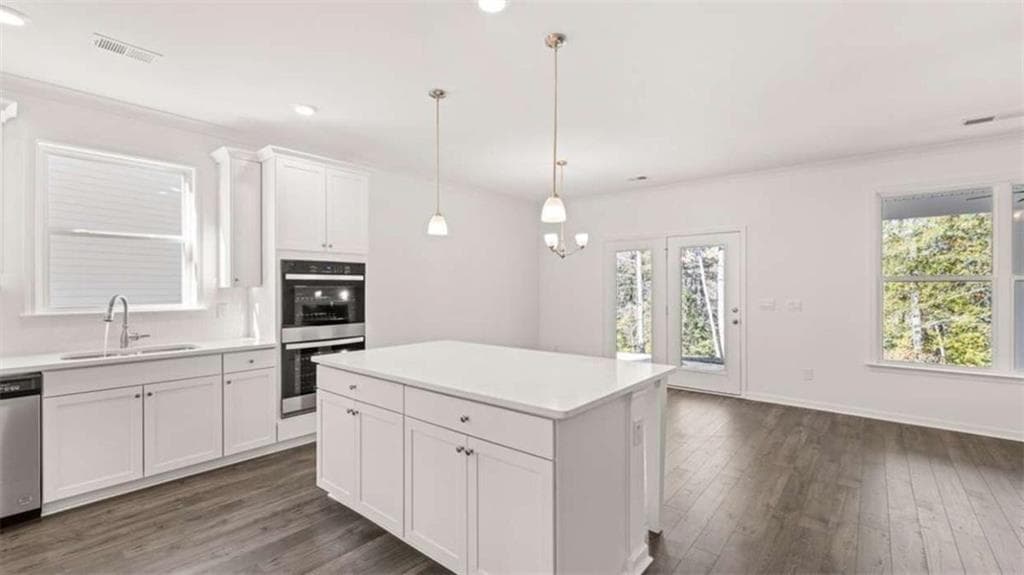 4 bedroom, 4 bathroom, 2,920 sq ft single family residence for sale at 13716 Homer Lane, Covington, GA 30014 — photo 4