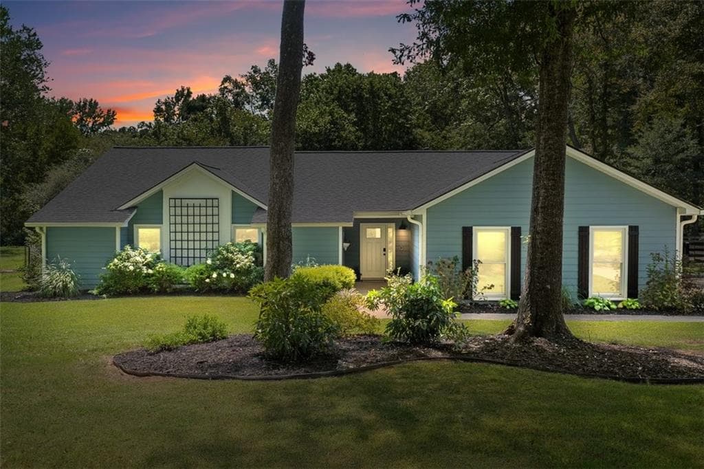 3 bedroom, 2 bathroom, 1,790 sq ft single family residence under contract at 3120 Maple Lane, Alpharetta, GA 30009 — photo 2