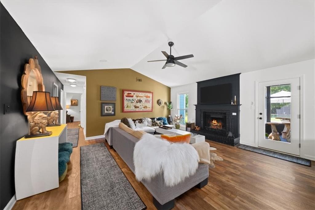 3 bedroom, 2 bathroom, 1,790 sq ft single family residence under contract at 3120 Maple Lane, Alpharetta, GA 30009 — photo 9