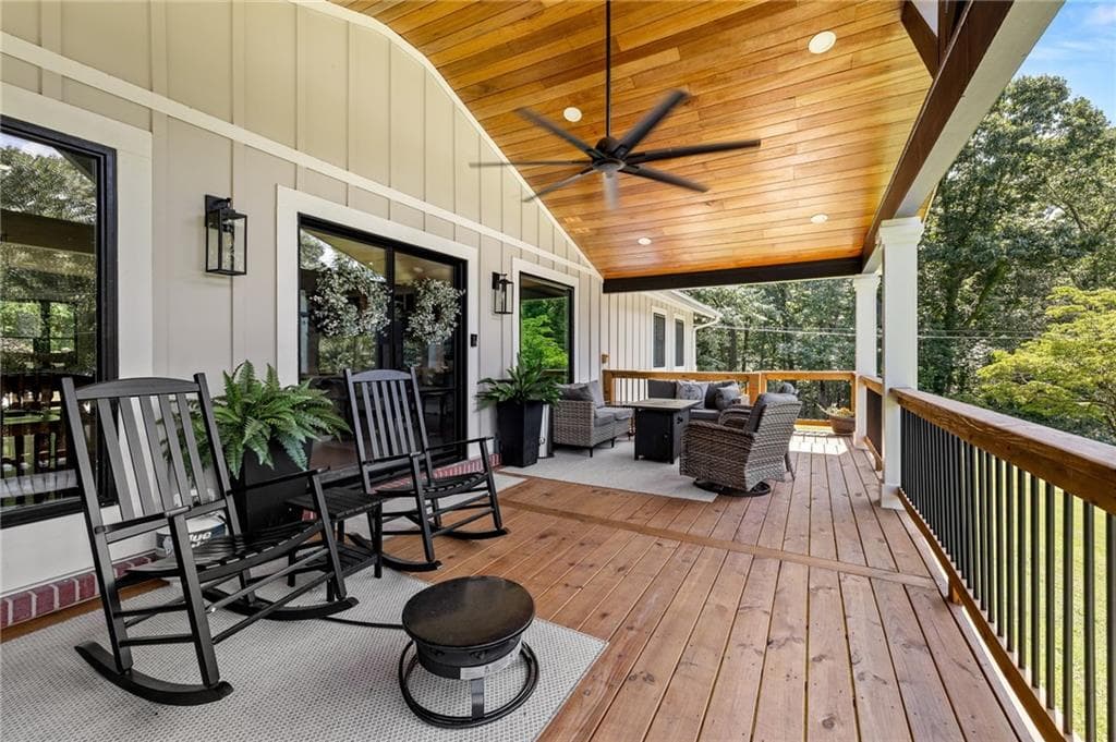 3 bedroom, 3 bathroom, 2,263 sq ft single family residence for sale at 6470 Samoa Way, Flowery Branch, GA 30542 — photo 7