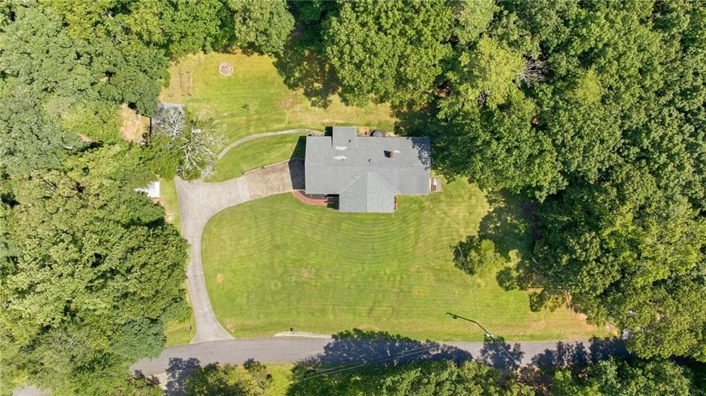 3 bedroom, 3 bathroom, 2,263 sq ft single family residence for sale at 6470 Samoa Way, Flowery Branch, GA 30542 — photo 10