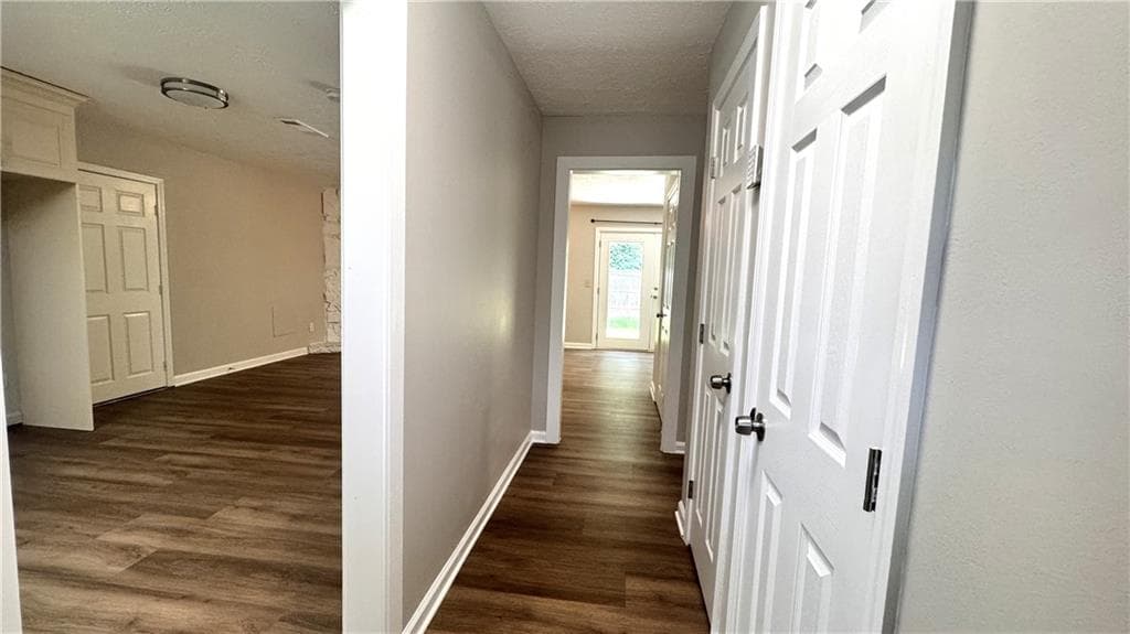 4 bedroom, 3 bathroom, 1,456 sq ft single family residence for sale at 4091 Big Valley Trail, Stone Mountain, GA 30083 — photo 4