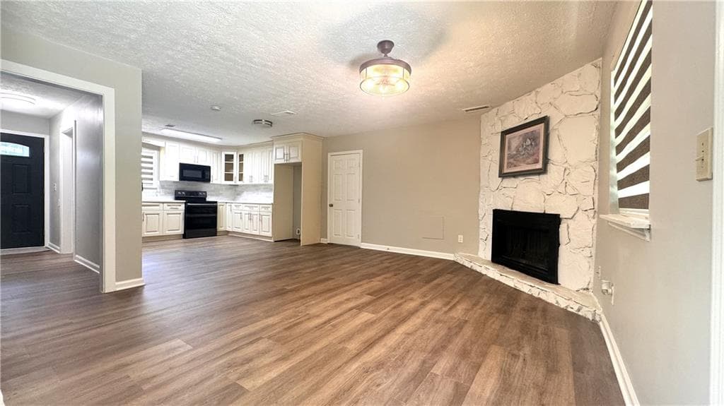 4 bedroom, 3 bathroom, 1,456 sq ft single family residence for sale at 4091 Big Valley Trail, Stone Mountain, GA 30083 — photo 5