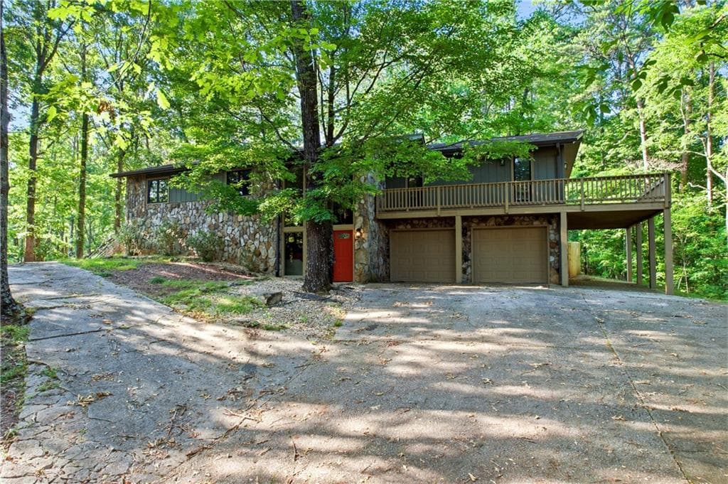 4 bedroom, 3 bathroom, 3,304 sq ft single family residence for sale at 259 Long Branch Road, Dahlonega, GA 30533 — photo 3