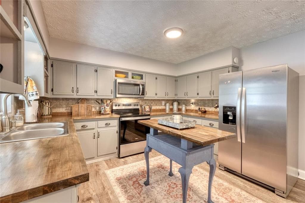 3 bedroom, 2 bathroom, 3,000 sq ft single family residence for sale at 399 Pack Creek Road, Blue Ridge, GA 30513 — photo 10