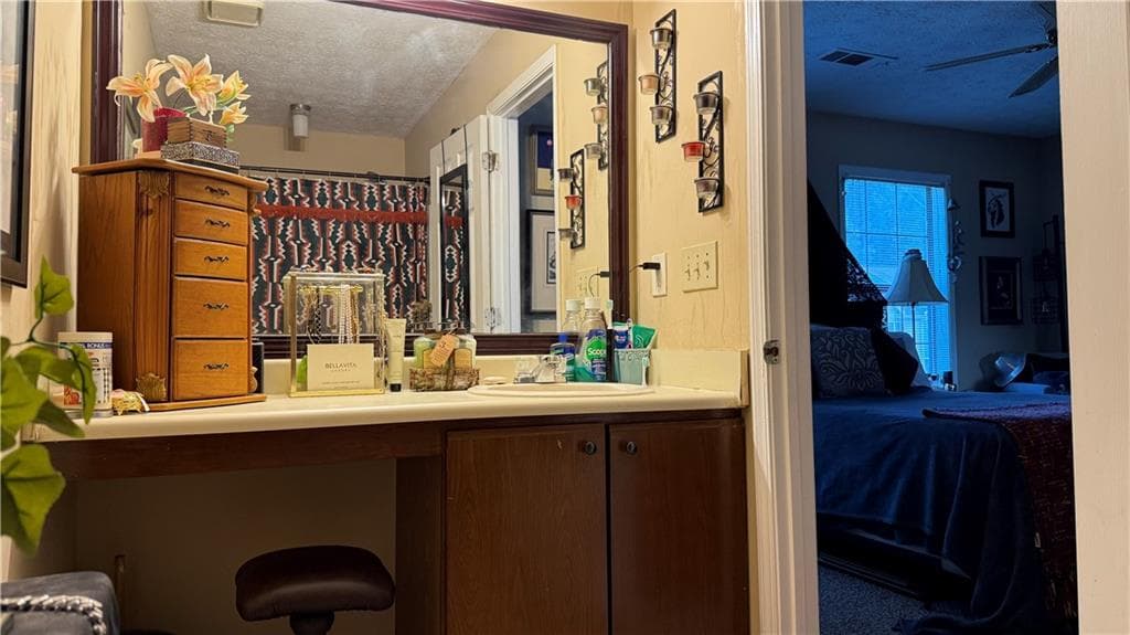 2 bedroom, 3 bathroom, 1,196 sq ft townhouse for sale at 1046 Thornwoode Lane, Stone Mountain, GA 30083 — photo 9