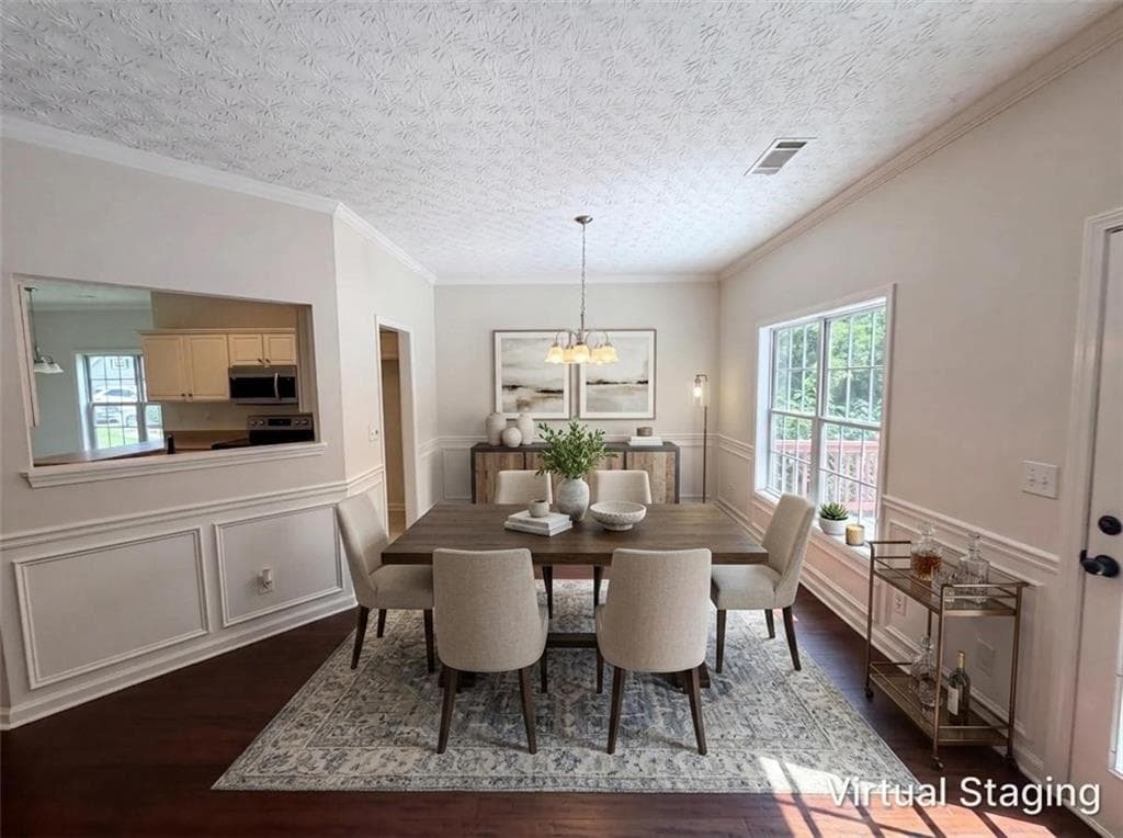 4 bedroom, 3 bathroom, 2,260 sq ft single family residence for sale at 1240 Platinum Drive, Hoschton, GA 30548 — photo 3
