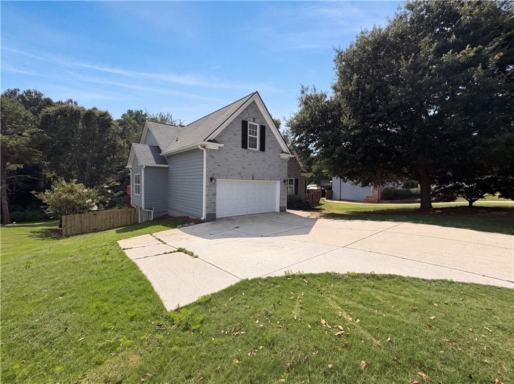 4 bedroom, 3 bathroom, 2,260 sq ft single family residence for sale at 1240 Platinum Drive, Hoschton, GA 30548 — photo 6
