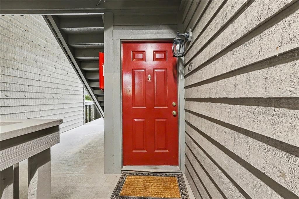 2 bedroom, 1 bathroom, 1,045 sq ft condominium for sale at 413 Tuxworth Circle, Decatur, GA 30033 — photo 3