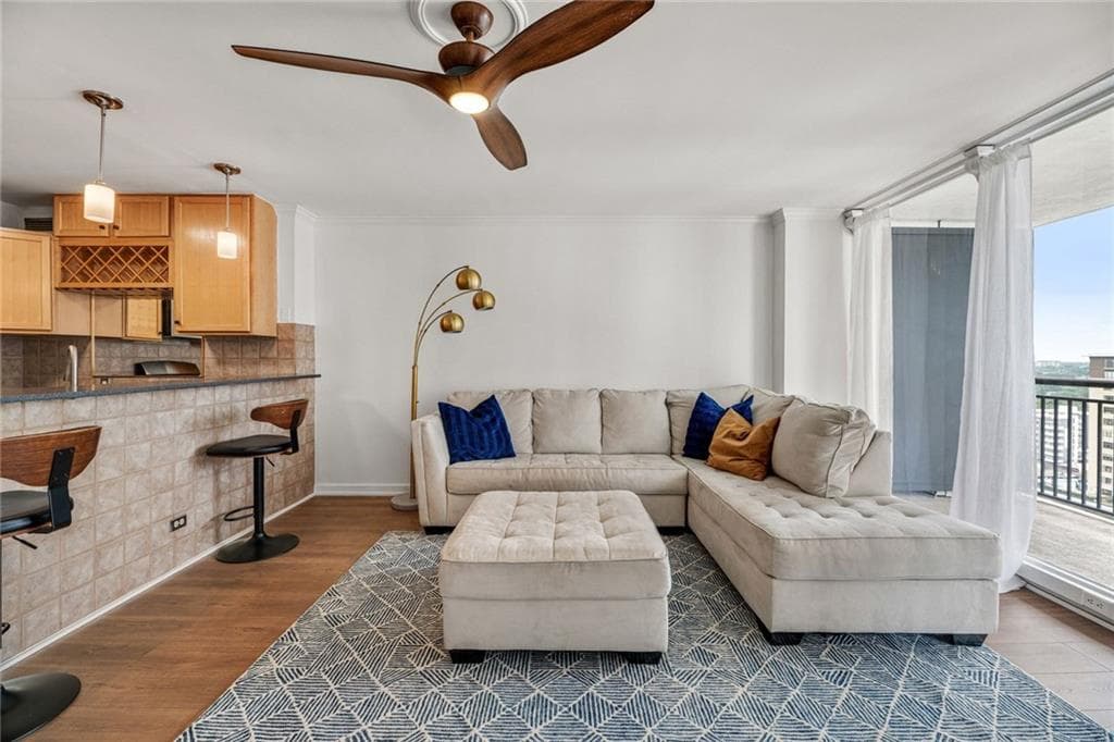 2 bedroom, 1 bathroom, 992 sq ft condominium for sale at 620 Peachtree Street 2011, Atlanta, GA 30308 — photo 8