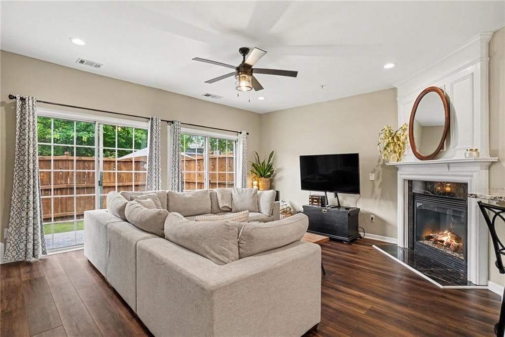 3 bedroom, 3 bathroom, 1,638 sq ft townhouse for rent at 241 Kigian Trail, Woodstock, GA 30188 for $2,000 a month — photo 6