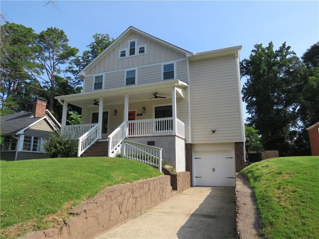 4 bedroom, 3 bathroom, 2,402 sq ft single family residence for sale at 1819 Avon Avenue, Atlanta, GA 30311 — photo 3