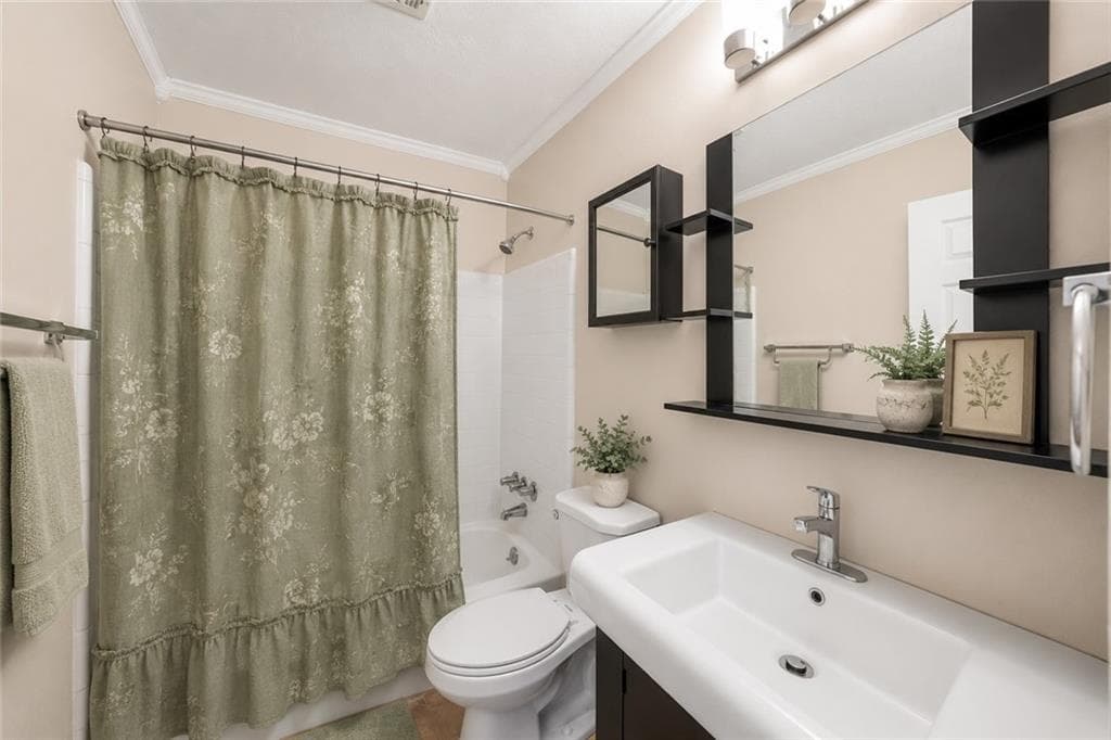 2 bedroom, 2 bathroom, 1,350 sq ft condominium for sale at 3825 Lavista Road P4, Tucker, GA 30084 — photo 6