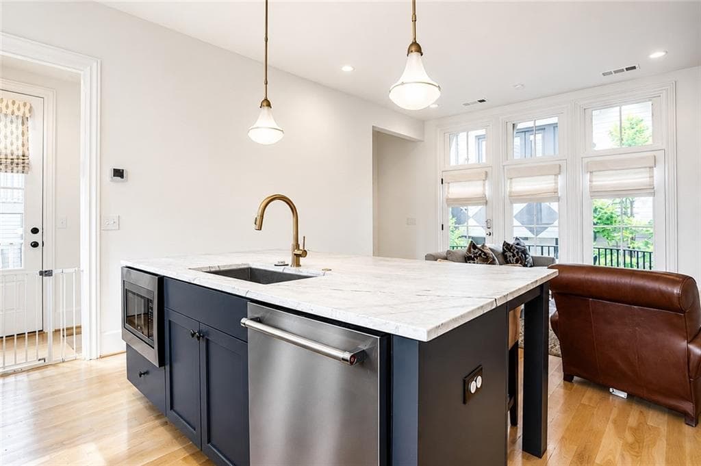 2 bedroom, 3 bathroom, 1,092 sq ft townhouse for rent at 683 Arcos Way, Atlanta, GA 30315 for $2,750 a month — photo 5