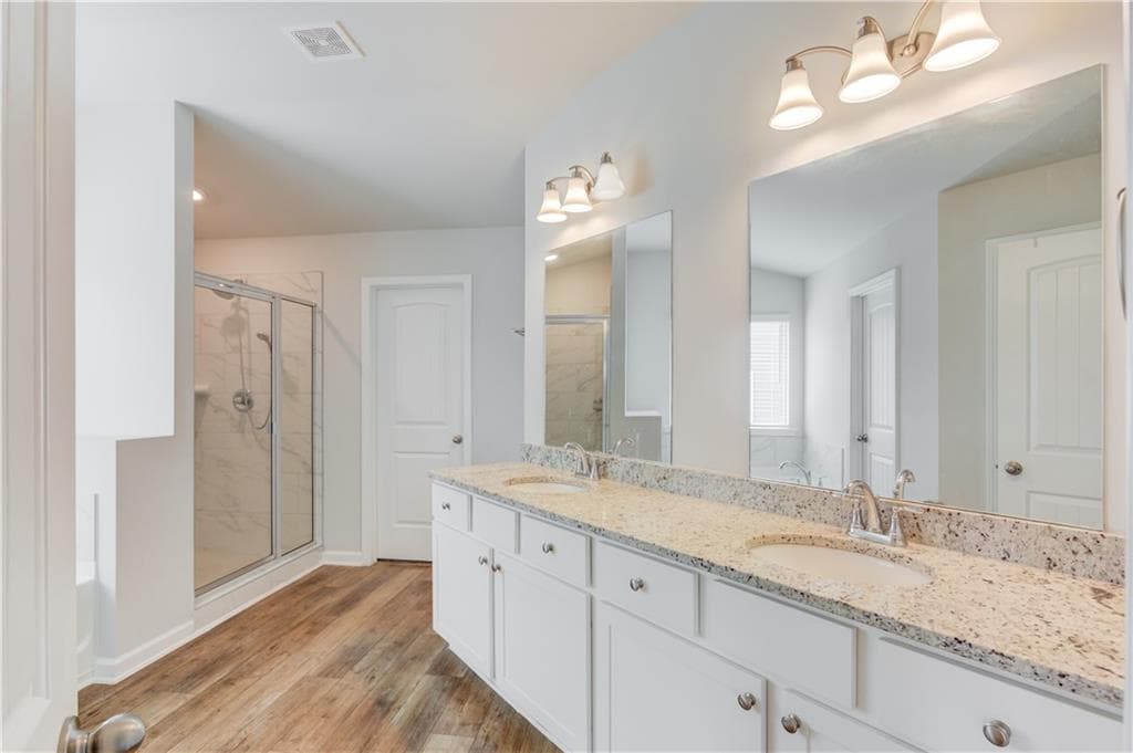 5 bedroom, 3 bathroom, 2,771 sq ft single family residence under contract at 305 Eleanora Crossing, Loganville, GA 30052 — photo 5