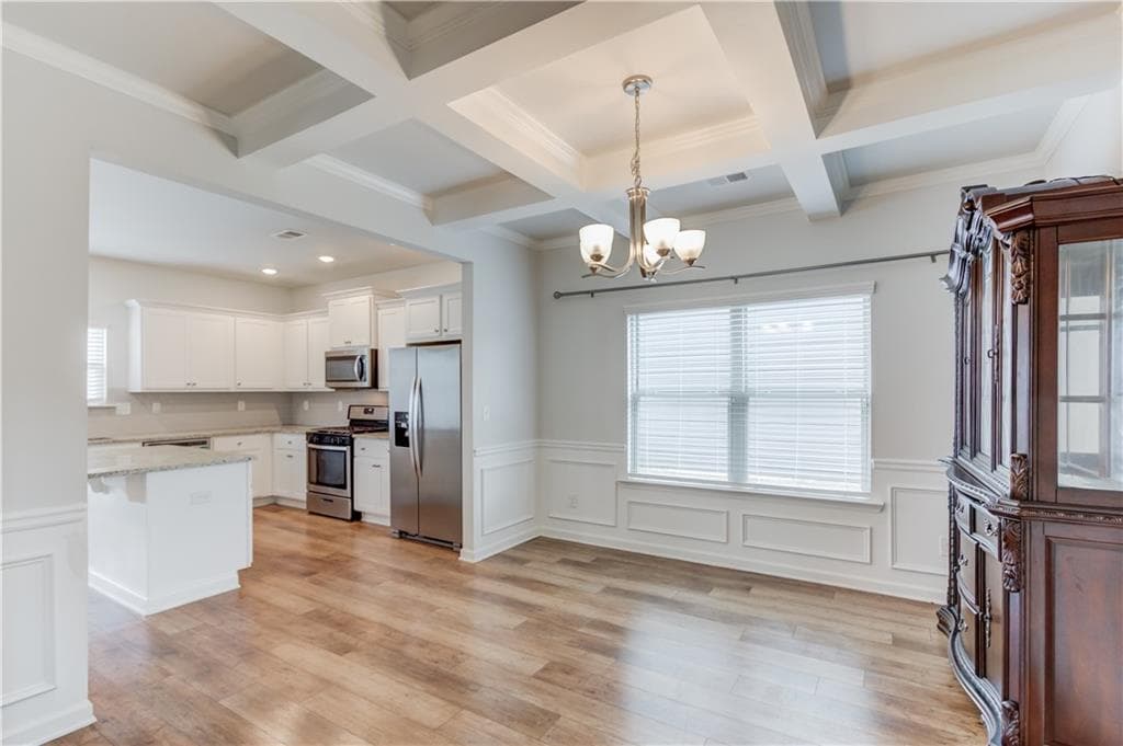 5 bedroom, 3 bathroom, 2,771 sq ft single family residence under contract at 305 Eleanora Crossing, Loganville, GA 30052 — photo 10