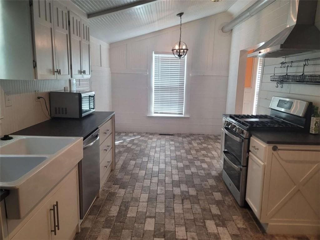 3 bedroom, 2 bathroom, 1,138 sq ft single family residence for rent at 5246 W Mountain Street, Stone Mountain, GA 30083 for $2,000 a month — photo 6