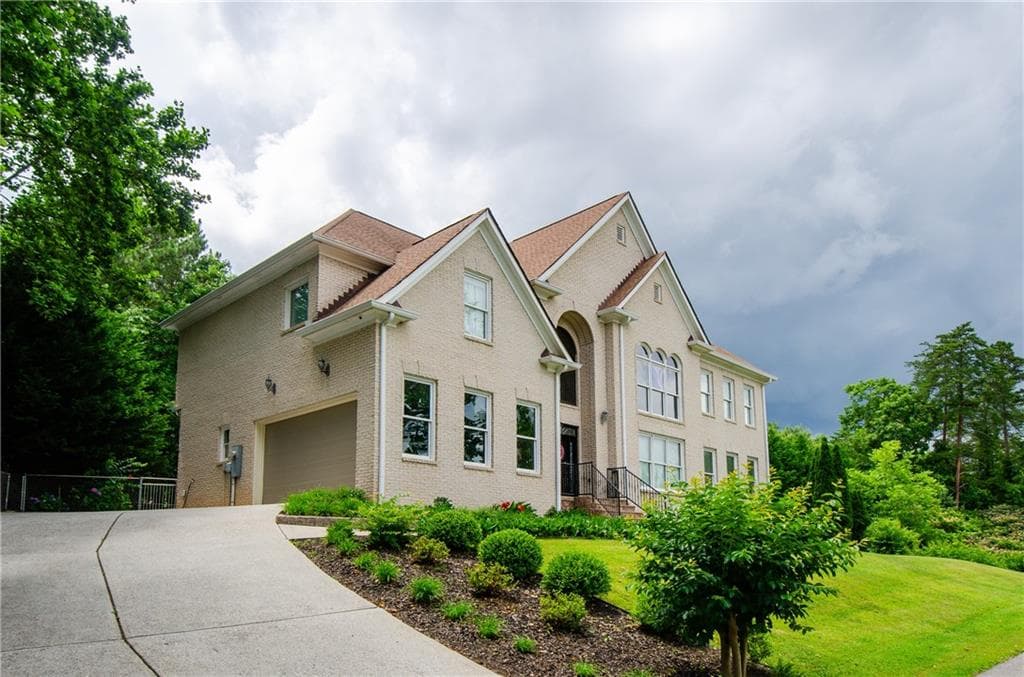 4 bedroom, 4 bathroom, 3,190 sq ft single family residence for sale at 2120 Shaffer Road, Cumming, GA 30041 — photo 2