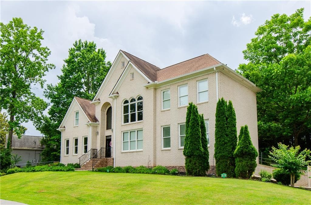 4 bedroom, 4 bathroom, 3,190 sq ft single family residence for sale at 2120 Shaffer Road, Cumming, GA 30041 — photo 3