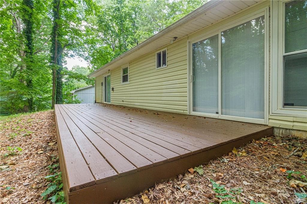 3 bedroom, 2 bathroom, 1,222 sq ft single family residence under contract at 5975 Dart Drive, Lithonia, GA 30058 — photo 4