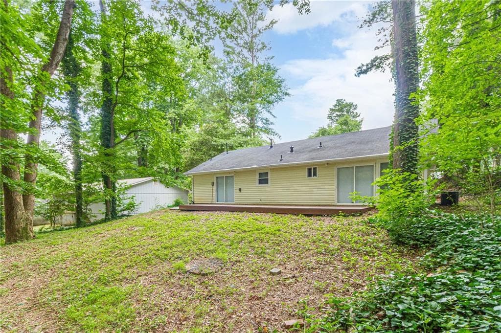 3 bedroom, 2 bathroom, 1,222 sq ft single family residence under contract at 5975 Dart Drive, Lithonia, GA 30058 — photo 5