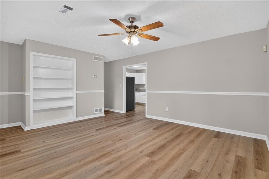 3 bedroom, 2 bathroom, 1,222 sq ft single family residence under contract at 5975 Dart Drive, Lithonia, GA 30058 — photo 9