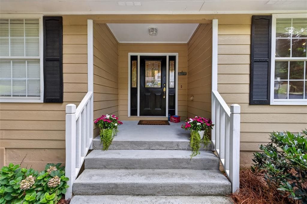 5 bedroom, 5 bathroom, 3,032 sq ft single family residence for sale at 1074 Westchester Drive, Lilburn, GA 30047 — photo 4