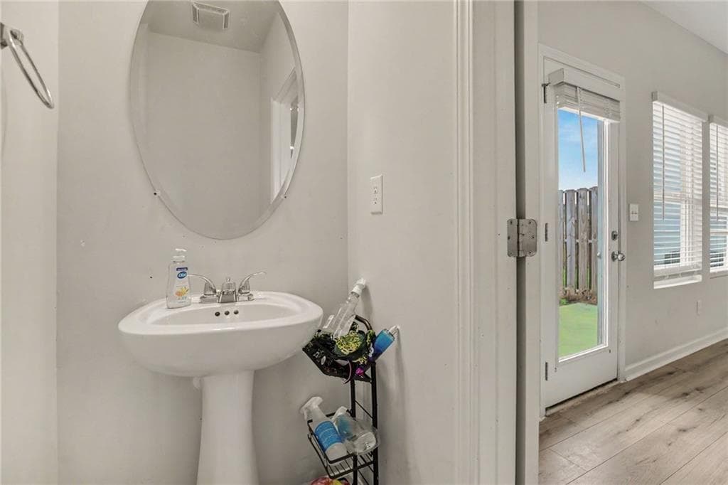3 bedroom, 3 bathroom, 1,816 sq ft townhouse for sale at 4349 Mallory Court, Union City, GA 30291 — photo 8