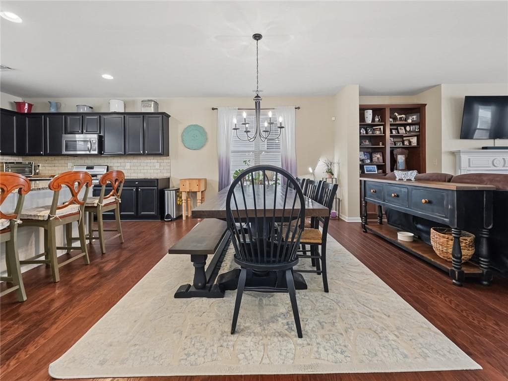 3 bedroom, 3 bathroom, 2,352 sq ft single family residence for sale at 4555 Nobel Pass, Cumming, GA 30041 — photo 8