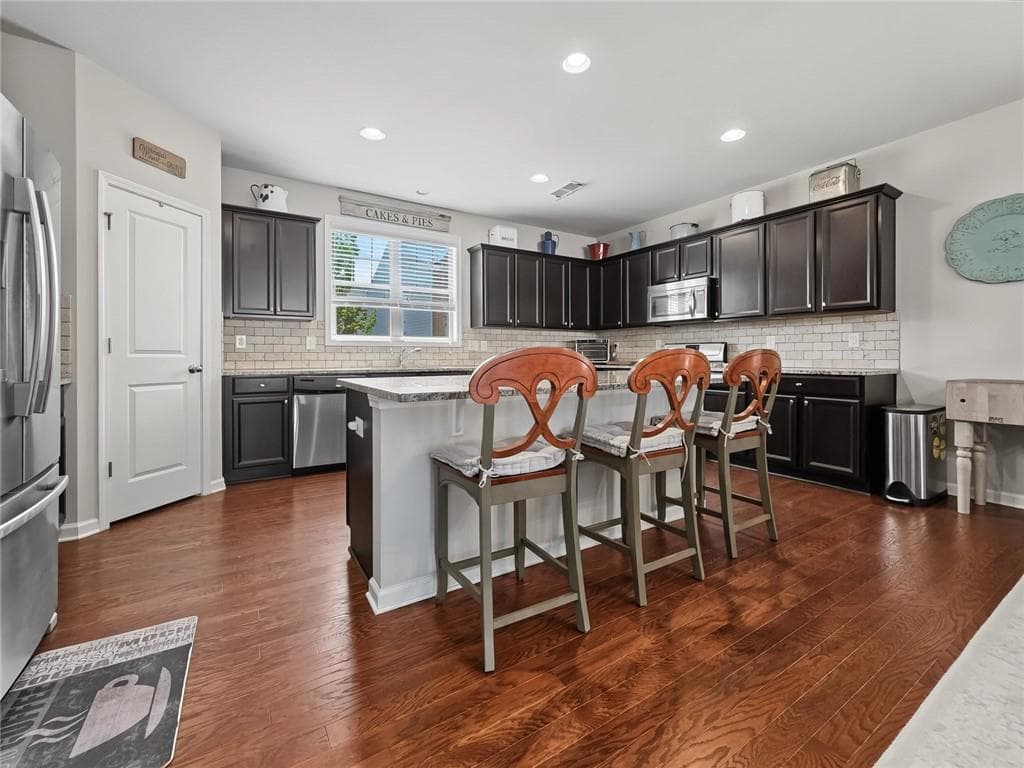 3 bedroom, 3 bathroom, 2,352 sq ft single family residence for sale at 4555 Nobel Pass, Cumming, GA 30041 — photo 10