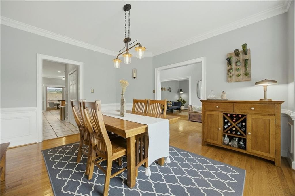 5 bedroom, 4 bathroom, 4,200 sq ft single family residence for sale at 1390 Rivershyre Parkway, Lawrenceville, GA 30043 — photo 5
